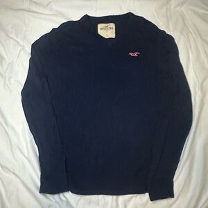 Hollister Men's Navy V-Neck Sweater